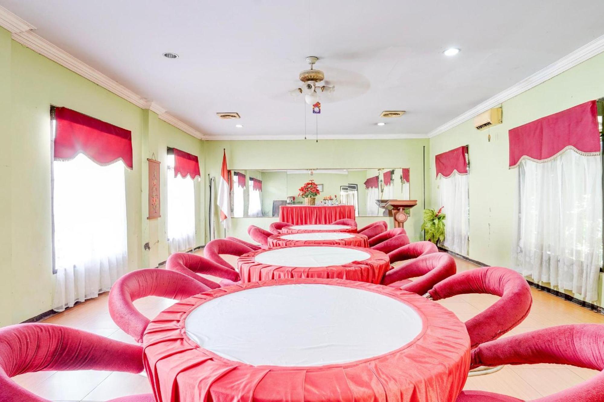 Hotel Collection O Kauman Near Stasiun Formerly Dian Chandar