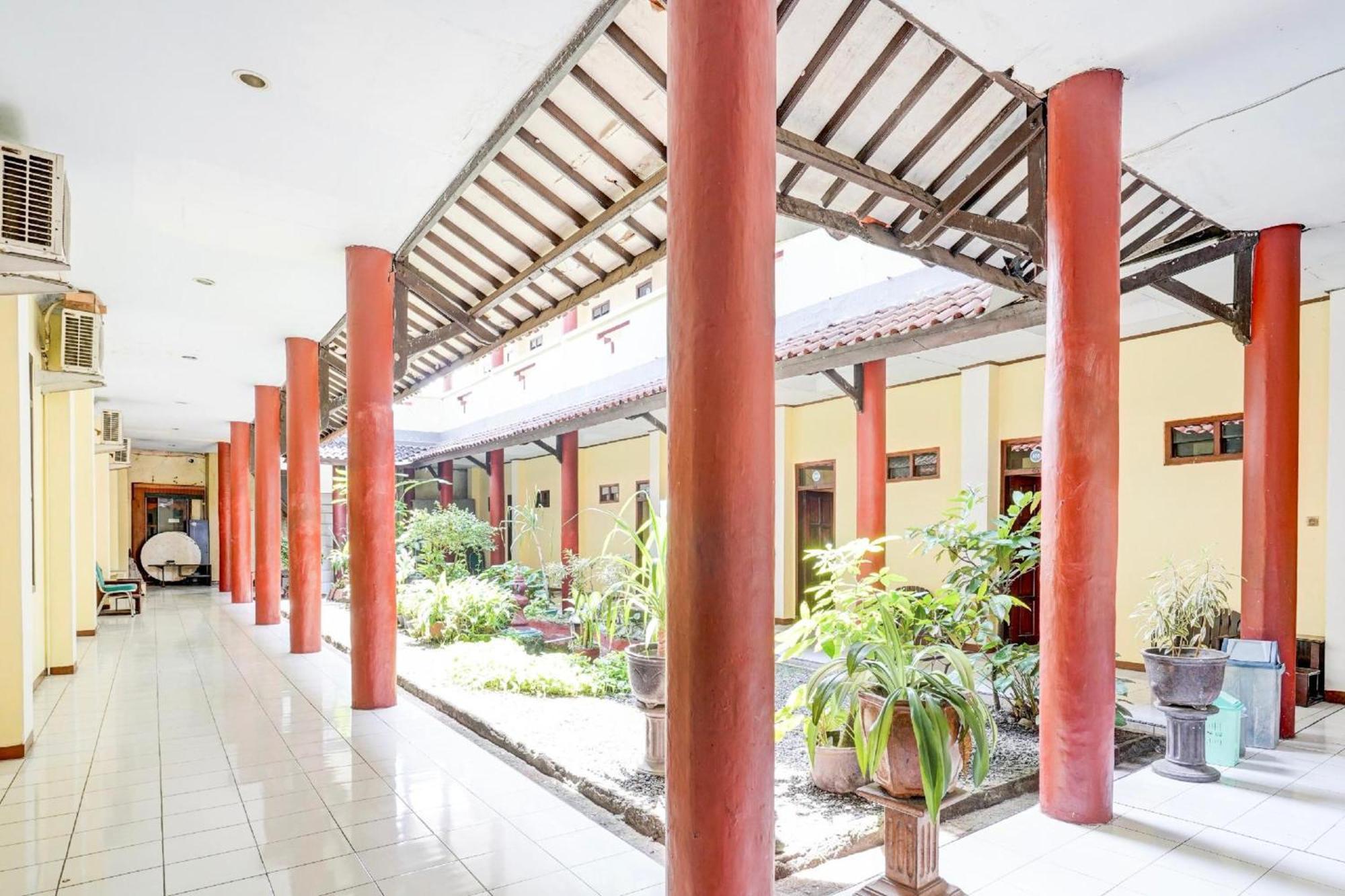 Hotel Collection O Kauman Near Stasiun Formerly Dian Chandar 4*